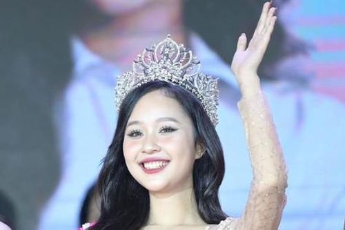 Nữ sinh năm nhất đăng quang Hoa khôi Trường Đại học Luật Hà Nội