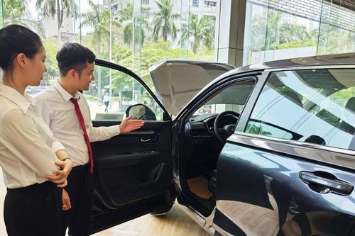 Giảm lệ phí trước bạ ô tô: Thị trường 'thấp thỏm' chờ chốt chính thức