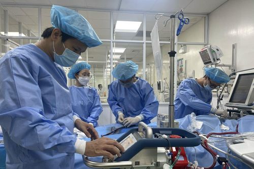 TP Hồ Chí Minh: Cứu sống bệnh nhân nguy kịch sau phẫu thuật thẩm mỹ