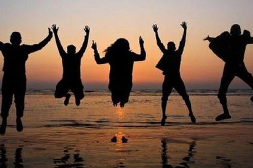 Vui buồn chuyện gặp lại bạn cũ