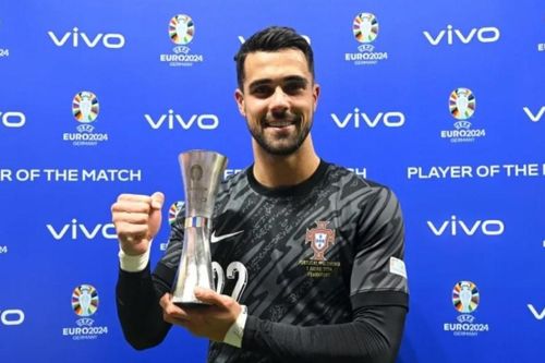 Cản phá 3 quả luân lưu cho Bồ Đào Nha, Diogo Costa đi vào lịch sử Euro