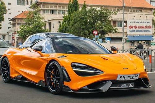 Siêu xe hàng hiếm McLaren 765LT xuất hiện trên đường phố Việt