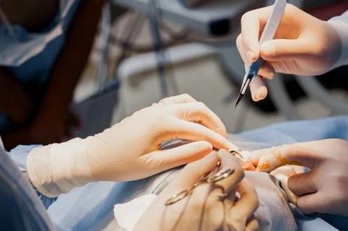 Cứu sống nữ bệnh nhân nguy kịch sau phẫu thuật thẩm mỹ