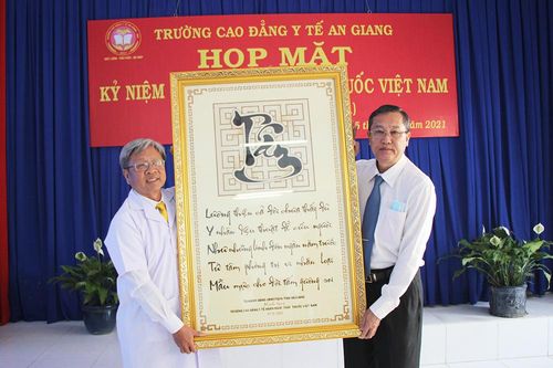 An Giang có 2 thầy thuốc được phong tặng danh hiệu 'Thầy thuốc Nhân dân'