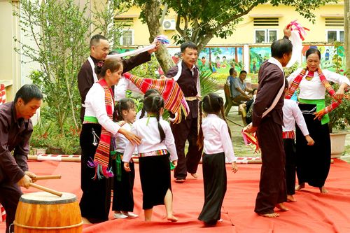 Người giữ gìn bản sắc văn hóa dân tộc Mường