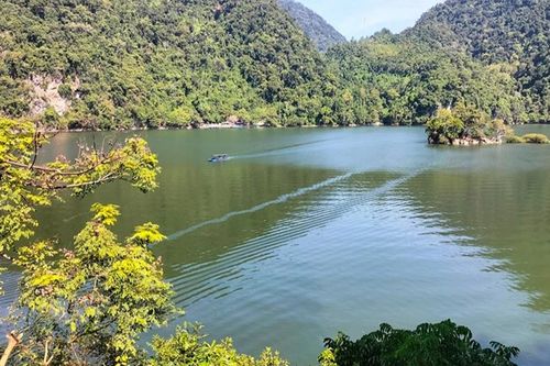 Thắng cảnh Ba Bể- khu du lịch quốc gia