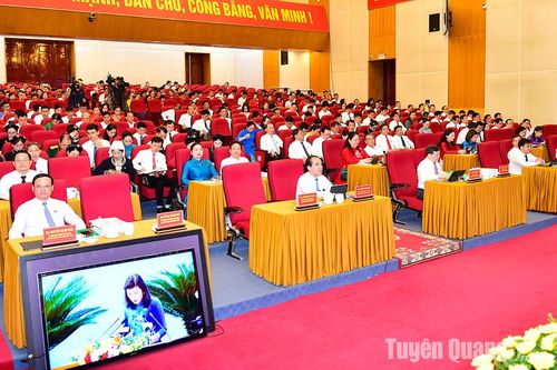 Khai mạc Kỳ họp thứ tám HĐND tỉnh khóa XIX