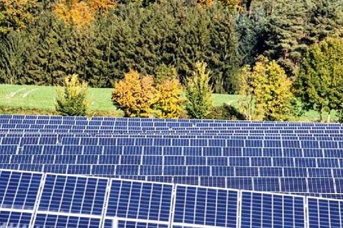 3/4 lượng điện của EU trong năm 2024 được tạo ra từ các nguồn không phát thải CO2