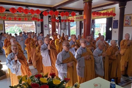 Bình Thuận: Phân ban Ni giới tỉnh thăm, sách tấn hành giả Ni các trường hạ