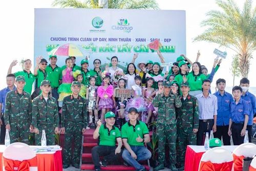 Ninh Thuận: Hội Thiện nguyện Hành tinh xanh tổ chức gom rác đổi cây xanh