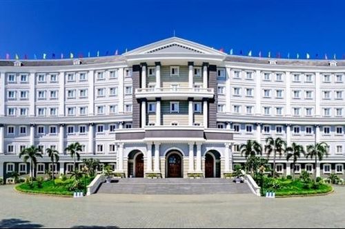 Đình chỉ hoạt động giáo dục của Trường Quốc tế Mỹ