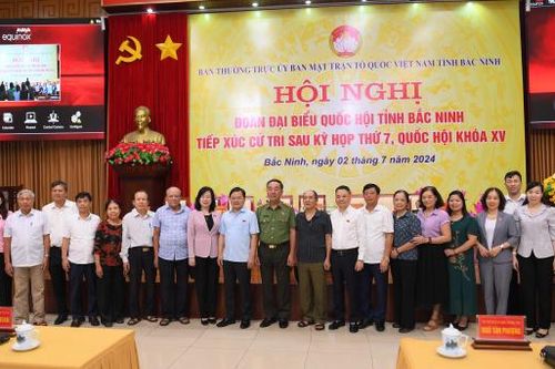 Đoàn đại biểu Quốc hội tỉnh Bắc Ninh tiếp xúc cử tri sau Kỳ họp thứ 7