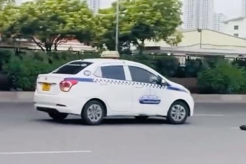 Làm rõ vụ taxi chạy ngược chiều, lạng lách trên đường Phạm Hùng