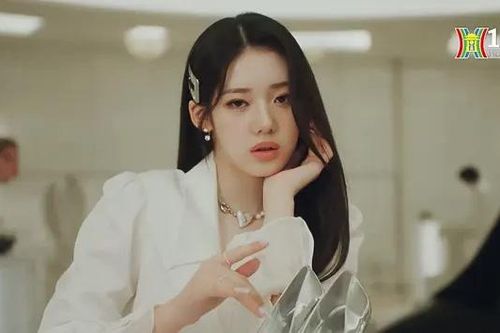 Baby Monster ra MV mới, diện thương hiệu thời trang Việt Nam