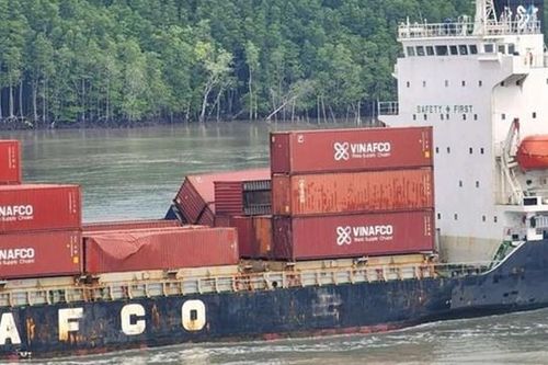 Làm rơi 42 xe ô tô xuống biển, tàu biển Morning Vinafco bị tòa án Hải Phòng phát lệnh bắt giữ