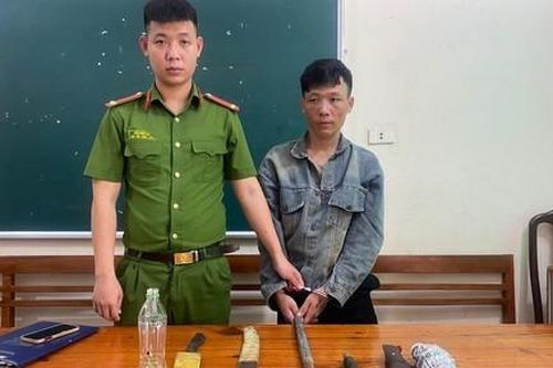 Gia cố nhà như 'chuồng cọp' rồi trang bị vũ khí tự chế để buôn ma túy