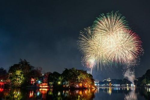 Hà Nội bắn pháo hoa tại 30 điểm 'đón chào' 70 năm Ngày Giải phóng Thủ đô