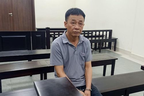 Quản lý bãi trông xe khoe có 'quan hệ rộng' để lừa đảo
