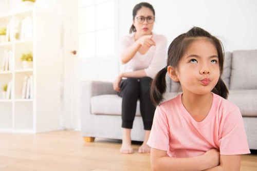 Cha mẹ ngoan, con sẽ nghe!