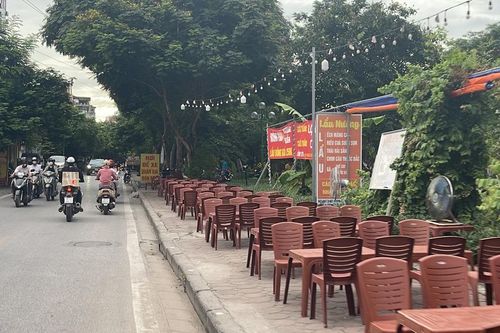 Nhiều vi phạm trật tự đô thị tại ngõ 553 Giải Phóng
