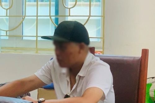 Tự ý lấy xe taxi của người khác đi ngược chiều trên đường Phạm Hùng