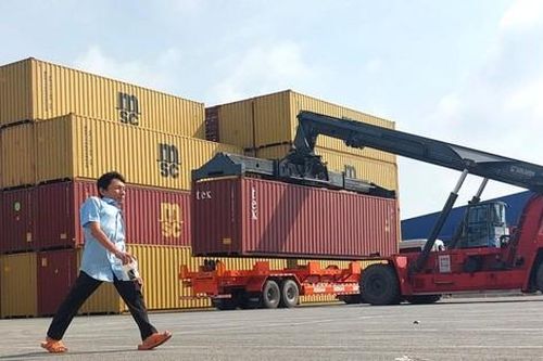 'Thắt lưng, buộc bụng' vì giá cước vận tải