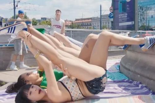 MV có quá nhiều cảnh nóng
