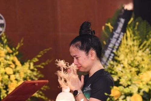 Tang lễ huyền thoại Bùi Lương: Cộng đồng điền kinh tiếc thương một tượng đài