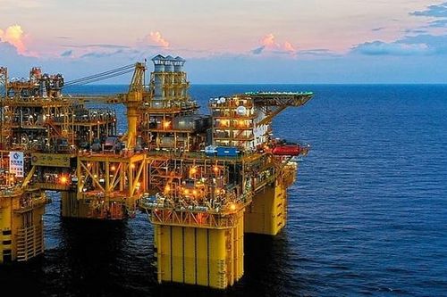 CNOOC thu được dòng dầu đầu tiên từ mỏ ở Biển Đông