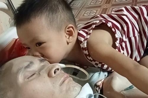 'Con trai liên tục gọi nhưng bố chẳng thể đáp lời'