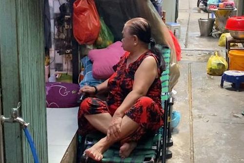 TPHCM: Phải 'chia ca để ngủ', dân khu chợ Gà, chợ Gạo nói gì?