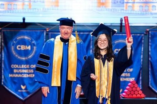 Nữ sinh từ chối 15 học bổng du học Mỹ, đặt cược vào ngôi trường '0 tuổi' và cái kết như mơ