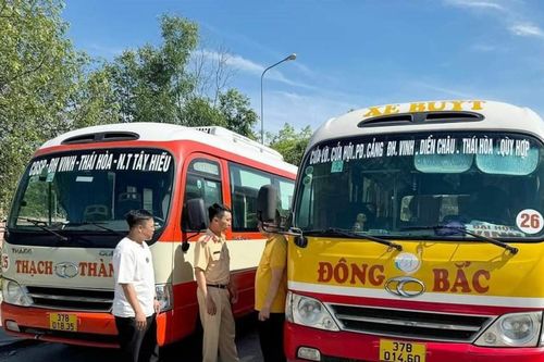 Triệu tập 2 lái xe buýt rượt đuổi nhau trên Quốc lộ 1A đoạn qua Diễn Châu