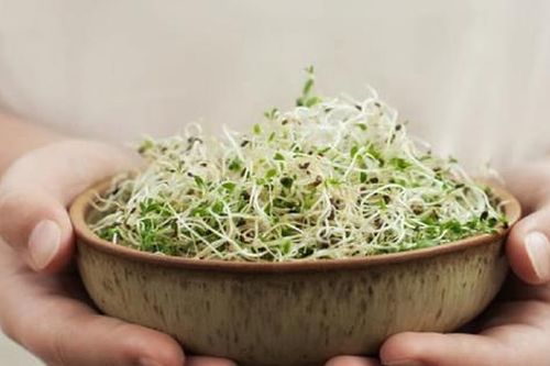 5 đặc điểm 'vạch trần' rau 'tắm' nhiều thuốc trừ sâu, cái số 1 cực dễ