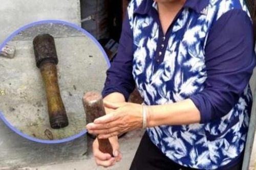 Cụ bà 90 tuổi dùng lựu đạn làm chày giã tiêu suốt 20 năm mà không hề hay biết