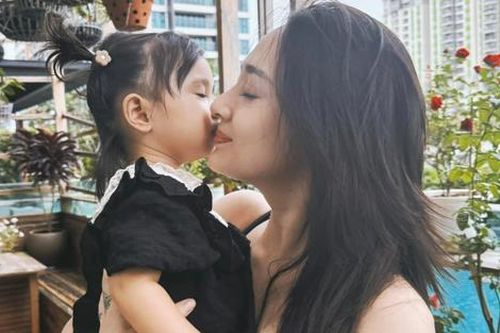 Bảo Anh 'hú hét' khi lần đầu chứng kiến nhóc tỳ làm điều này