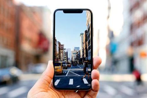 iPhone X trở thành điện thoại cổ