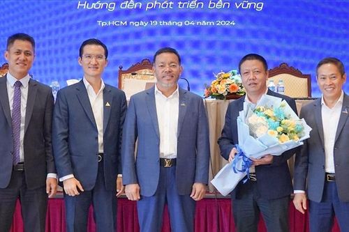 Ông Lương Trí Thìn chuyển giao ghế chủ tịch Tập đoàn Đất Xanh