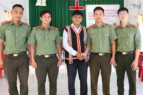 Ngăn chặn hoạt động chống phá của các thế lực thù địch - Kỳ 2: 'Từ bóng tối ra ánh sáng'