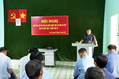 Đại biểu Quốc hội tỉnh tiếp xúc cử tri nơi cư trú