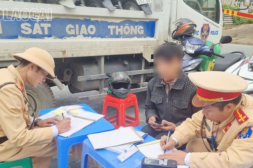 Xử phạt gần 24 tỷ đồng các trường hợp vi phạm trật tự, an toàn giao thông trong 6 tháng đầu năm