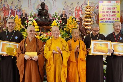 Hà Nội: Trường Trung cấp Phật học tổng kết và khai giảng năm học thứ III khóa IX (2022-2026)