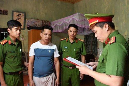 Vụ bé trai 11 tuổi bị đánh bầm tím: Bắt tạm giam người tình của mẹ