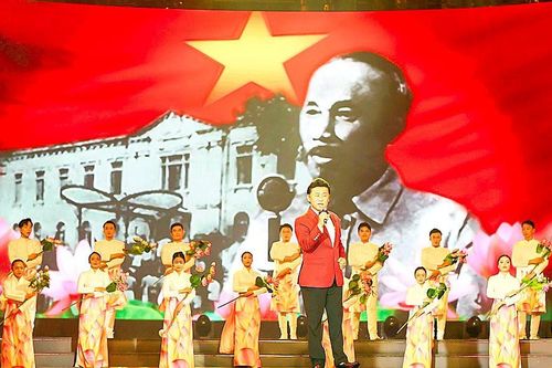 Chương trình nghệ thuật đặc biệt 'Tự hào Thành phố mang tên Người'