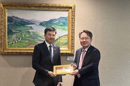 Phó Thống đốc Phạm Thanh Hà làm việc với ông Min Soo Kwon - Phó Thống đốc NHTW Hàn Quốc