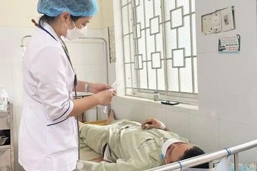 Quảng Ngãi: Bán bánh mì gây ngộ độc, chủ tiệm bị phạt 81 triệu đồng