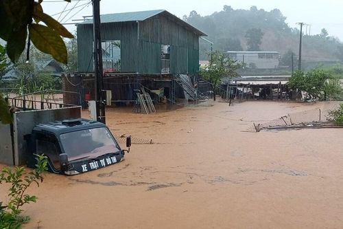 Mưa lớn gây ngập lụt và sạt lở nhiều nơi tại Hà Giang