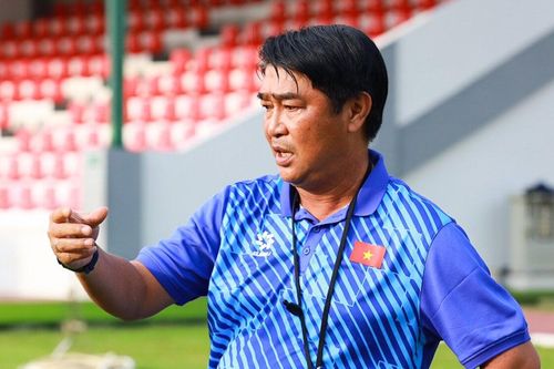Thảm bại 0-5, HLV Minh Chiến than U16 Việt Nam tặng chiến thắng cho Indonesia