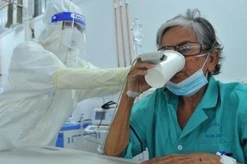 Tôn vinh điều dưỡng viên tiêu biểu: Động lực để vượt khó trong bệnh viện dã chiến