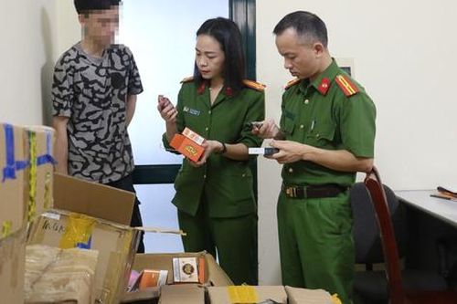 Thu giữ hàng ngàn sản phẩm thuốc lá điện tử